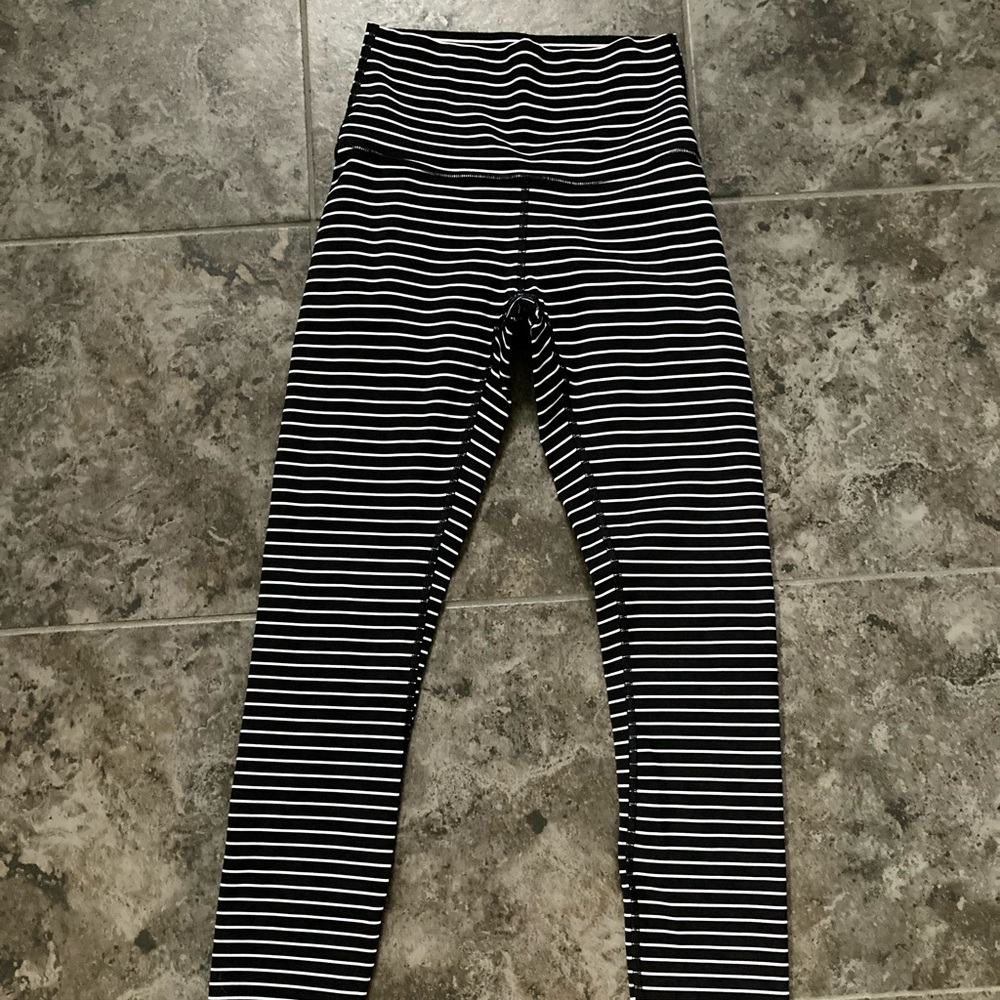 Lululemon Wunder Under Size 2